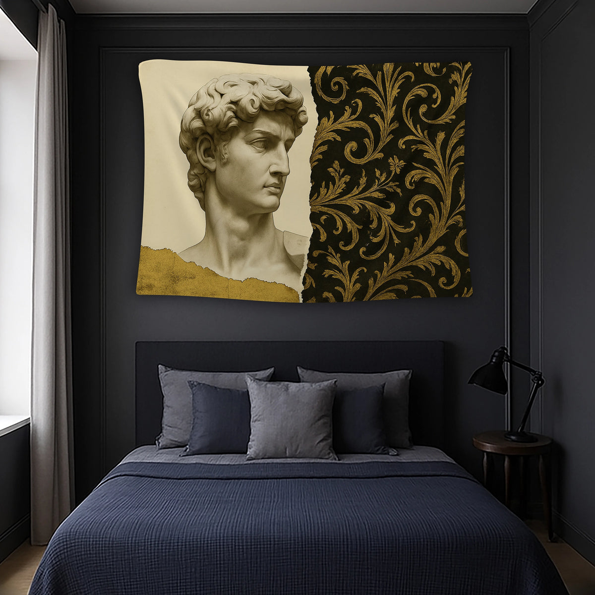 Yarım kompozisyonda taş dokulu heykel silüeti ve diğer yarısında altın işlemeli floral motifler bulunan duvar örtüsü, klasik sanat ile barok desen anlayışını harmanlayan kontrastlı yapısıyla modern ve sofistike dekorasyonlar için estetik bir üründür.