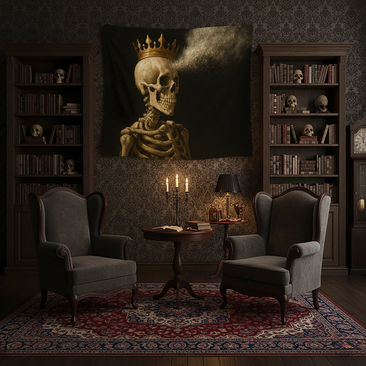 Kraliyet tacı takmış iskelet portresiyle dikkat çeken FabricUp duvar örtüsü, siyah arka plan ve sepya tonlarıyla mistik ve asi bir dekor tarzı oluşturur. Hafif tekstil yapısı kolay asılır, kaliteli baskı yüzeyi çizgileri keskin ve derin gösterir.