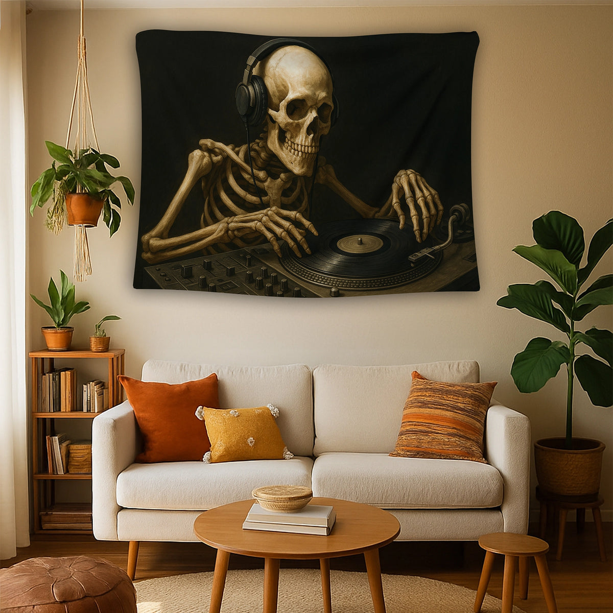 Kulaklıklı iskelet ve pikap sahnesi içeren karanlık pop art tarzı dekoratif duvar örtüsü, elektronik müzik ve underground konseptli iç mekanlar için dikkat çekici atmosfer, net dokulu kaliteli baskı, FabricUp üretimi