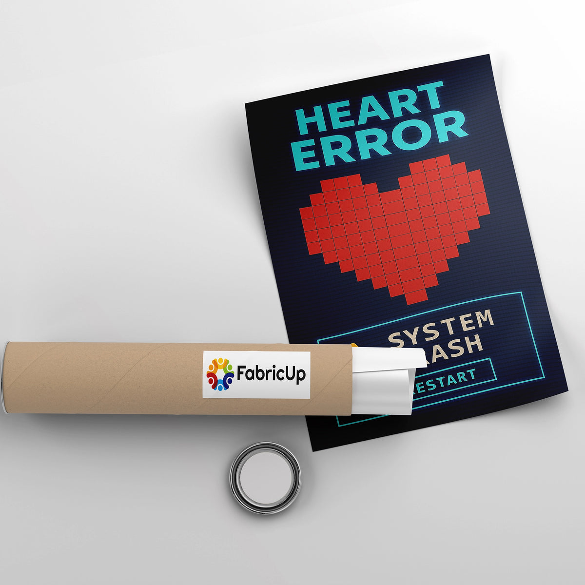 Poster estetiğinde hazırlanan “Heart Error – Restart” temalı bu kanvas tablo, dijital kültür, oyun dünyası ve duygusal sembolleri bir araya getiren enerjik bir kompozisyon sunar. Piksel kalp formu, uyarı ikonları ve tipografi, koyu zemin üzerinde güçlü bir kontrast oluşturarak mekana dinamik bir hava katar. Yüksek çözünürlüklü baskı kalitesiyle genç odaları, stüdyolar ve modern ofisler için etkileyici bir dekorasyon seçeneği olan bu eser FabricUp koleksiyonuna aittir.