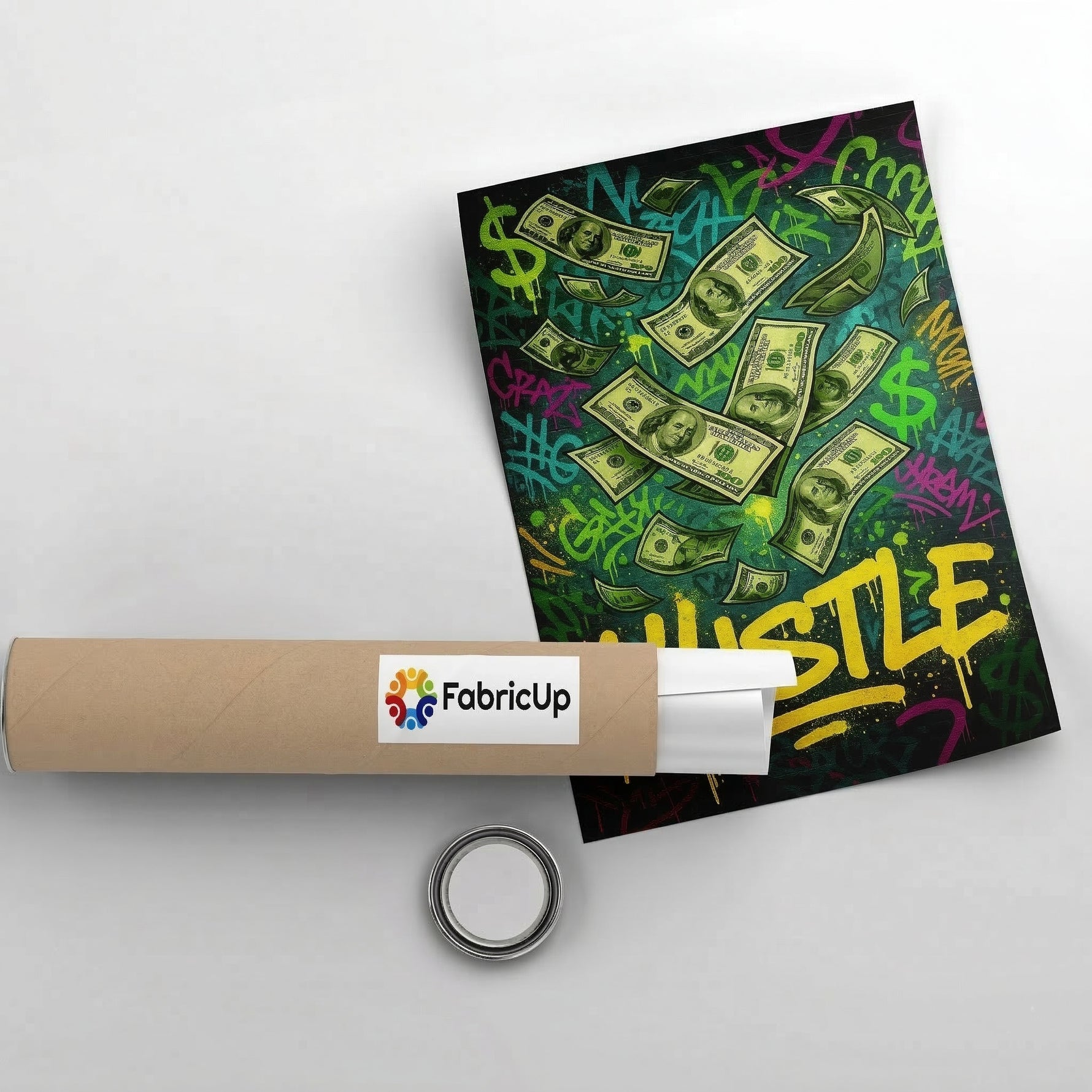 Poster estetiğinde hazırlanan dolar banknotları ve “Hustle” yazılı bu pop art tasarım, girişimcilik ruhunu ve para temasını modern sokak sanatı diliyle sunar. Güçlü renk kontrastı ve dinamik kompozisyon, yüksek çözünürlüklü baskı sayesinde net ve çarpıcı görünür. Ofis, stüdyo ve genç odalarında motive edici bir atmosfer yaratan bu kanvas tablo, çağdaş dekorasyon anlayışını yansıtan FabricUp koleksiyonunun özel parçalarındandır.
