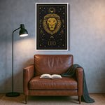 
Beyaz çerçeveli kanvas tablo olarak tasarlanan Leo burç posteri, açık çerçeve sayesinde siyah fon ve altın çizimlerle zarif bir kontrast oluşturur. Aslan figürü, yıldız motifleri ve astrolojik detaylar net baskıyla öne çıkar; minimal ve modern yaşam alanlarına uyum sağlayan estetik bir FabricUp dekor ürünüdür.