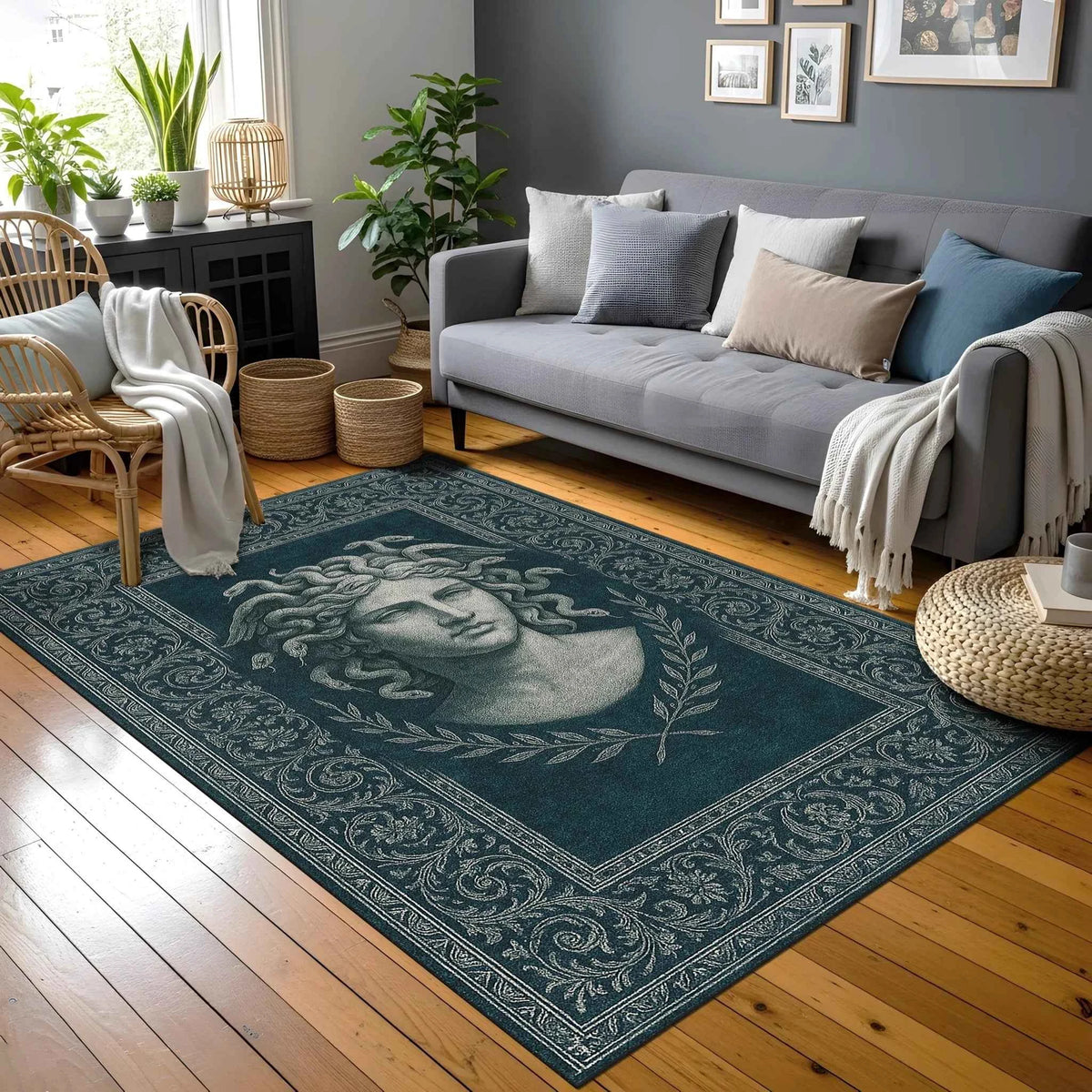 Medusa Büstü Desenli Lacivert Antik Halı