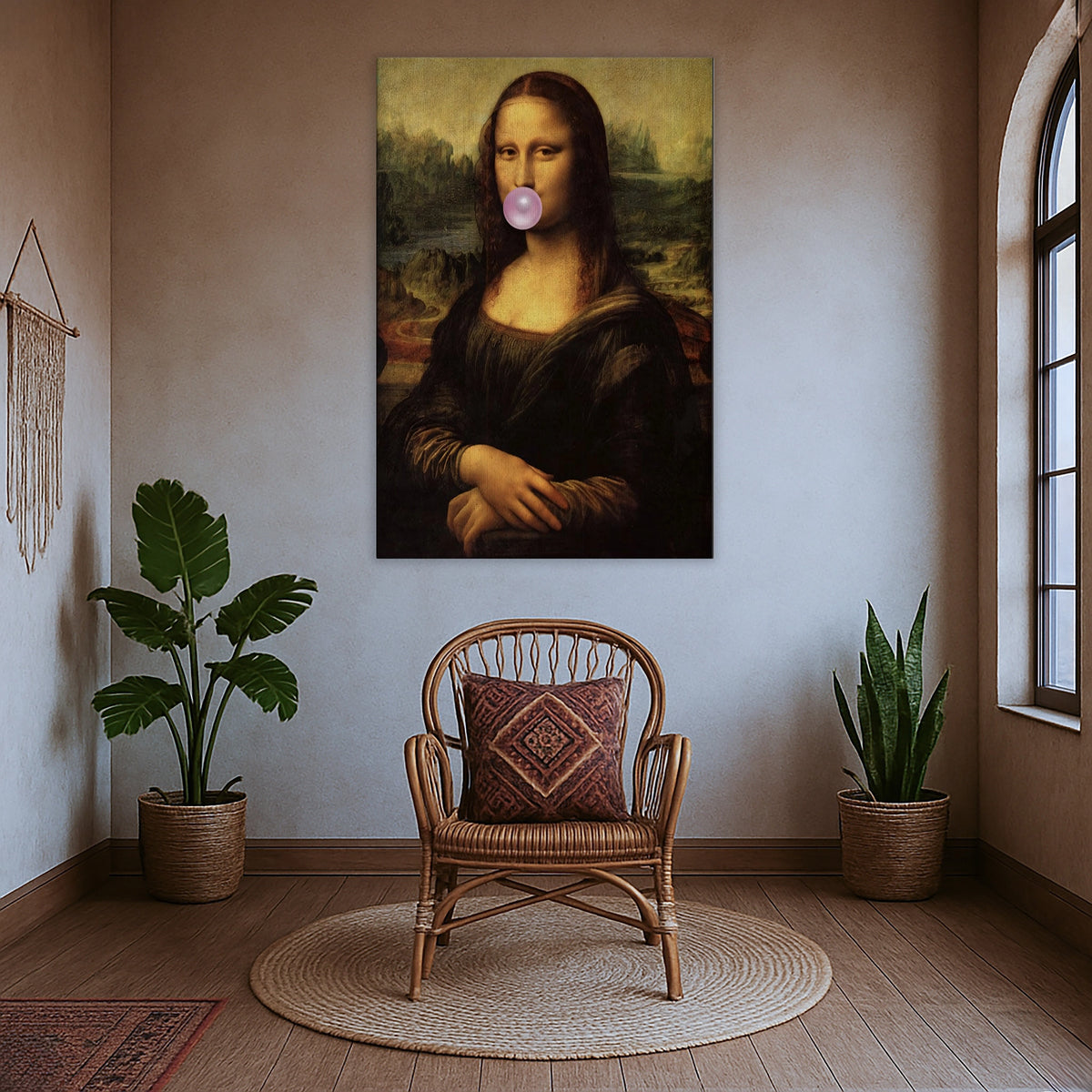 Klasik Mona Lisa portresi üzerine pembe sakız balonu detayı eklenmiş çerçevesiz kanvas tablo, Rönesans sanatını modern pop art estetiğiyle birleştirir. Yüksek çözünürlüklü baskı sayesinde detaylar net görünür, salon ve genç yaşam alanları için eğlenceli bir FabricUp tasarımıdır.