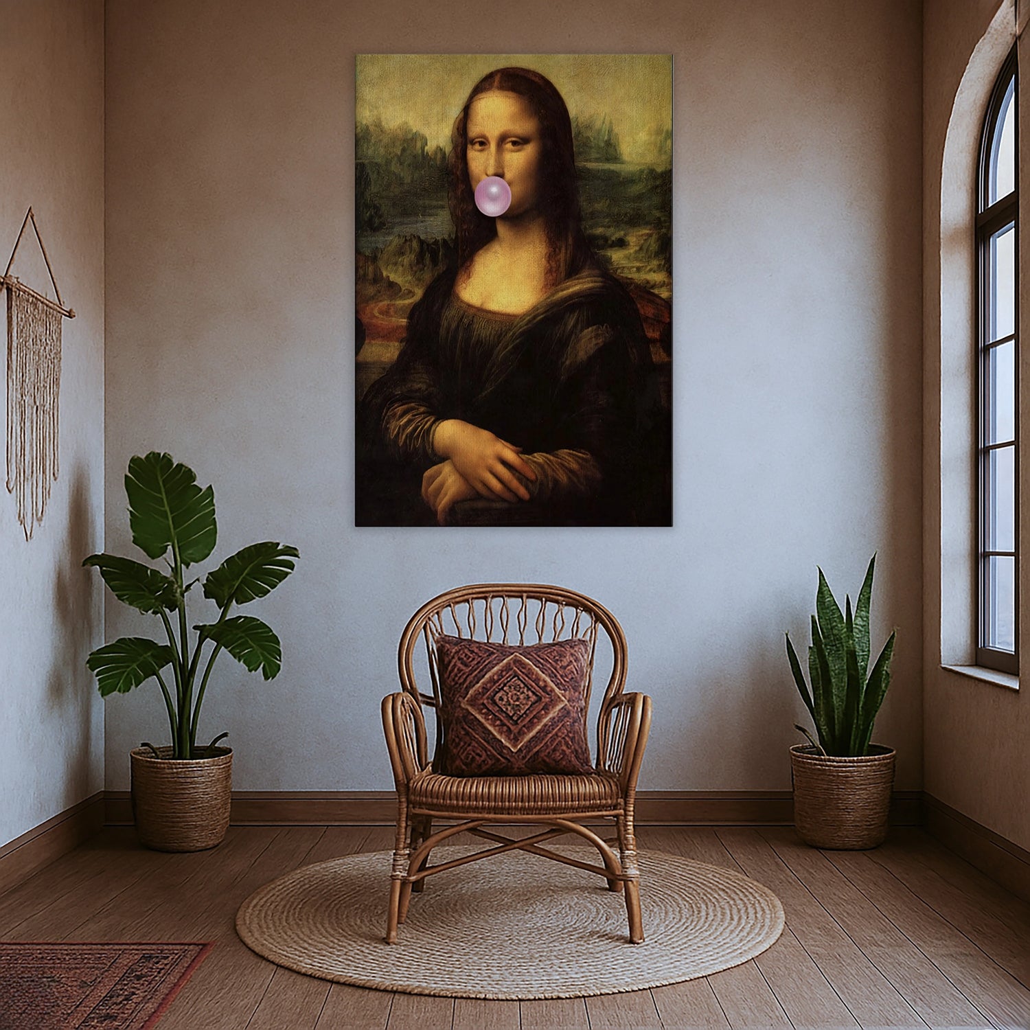 Klasik Mona Lisa portresi üzerine pembe sakız balonu detayı eklenmiş çerçevesiz kanvas tablo, Rönesans sanatını modern pop art estetiğiyle birleştirir. Yüksek çözünürlüklü baskı sayesinde detaylar net görünür, salon ve genç yaşam alanları için eğlenceli bir FabricUp tasarımıdır.