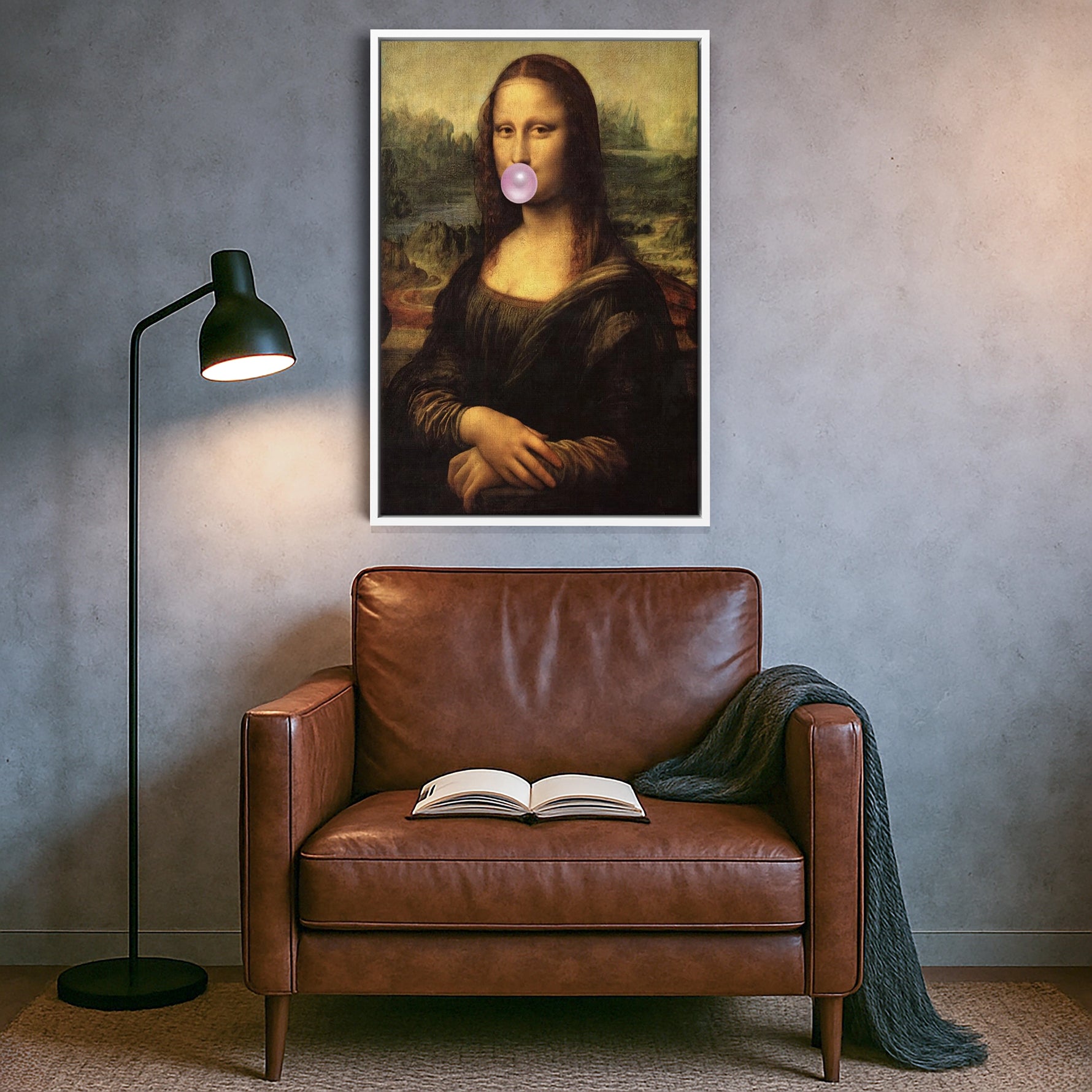 Beyaz çerçeveyle sunulan sakız balonlu Mona Lisa kanvas tablo, ferah ve minimal görünümüyle klasik sanatı çağdaş dekorasyona taşır. Net çizgiler ve canlı detaylar kaliteli baskıyla belirginleşir, salon ve yatak odaları için estetik bir FabricUp üretimidir.