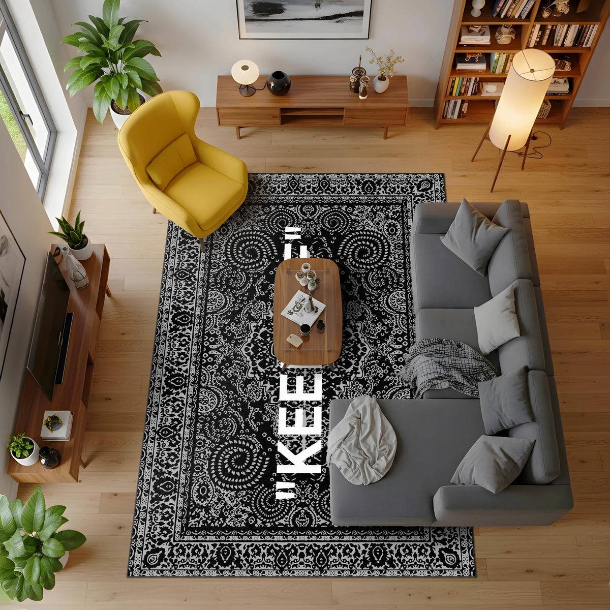 Siyah fon üzerinde beyaz harflerle yerleştirilmiş “KEEP OFF” ifadesi, etrafı yoğun spiral ve bitkisel motiflerle süslenmiş dekoratif halı; net merkez odağı, kontrastlı renk dengesi ve simetrik desen yerleşimi.
