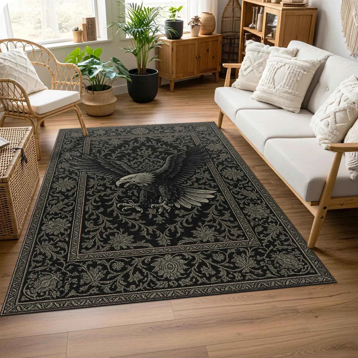 Görkemli Kartal Desenli ve Siyah Vintage Floral Motifli Lüks Halı
