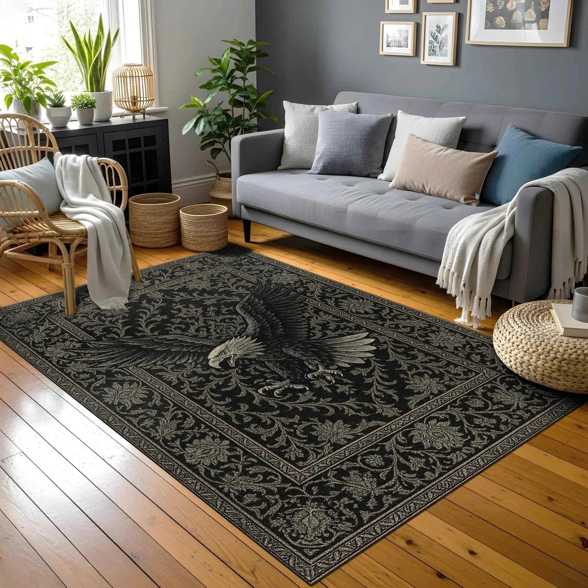 Görkemli Kartal Desenli ve Siyah Vintage Floral Motifli Lüks Halı