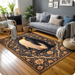 Klasik persian tarzda hazırlanmış dekoratif halı, merkezde detaylı penguen illüstrasyonu barındırır. Koyu zemin üzerinde yer alan figür, simetrik floral motifler ve ince ornamental bordürlerle dengeli görünüm oluşturur.