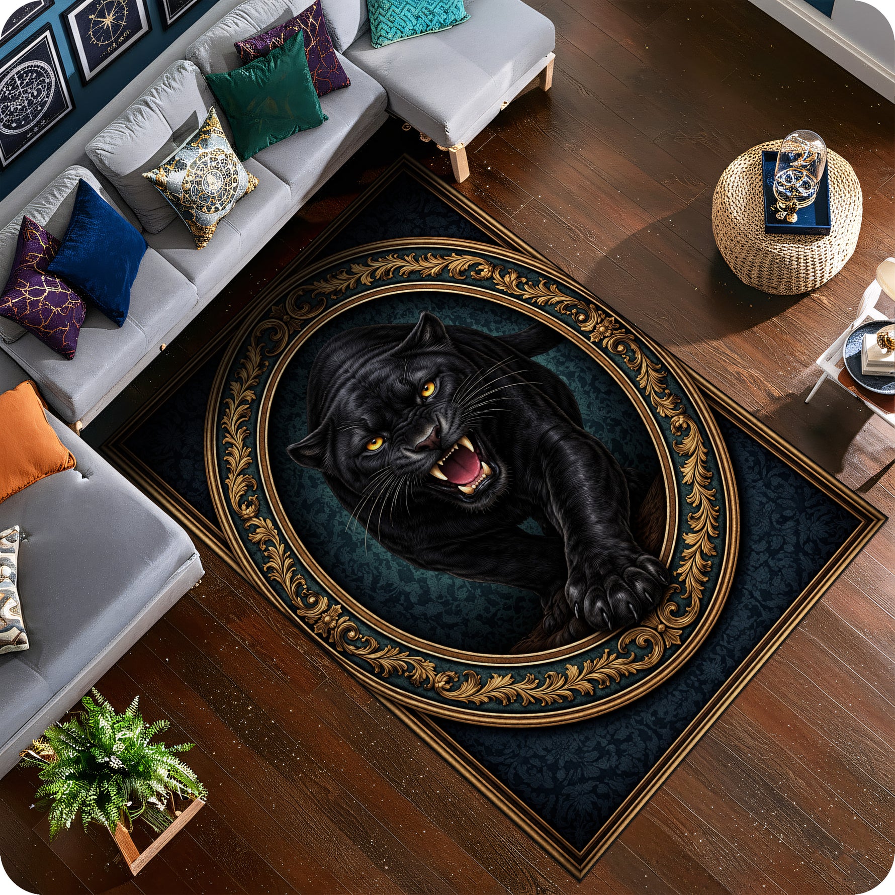 Barok ve persian etkili dekoratif halı tasarımı, merkezde güçlü ve gerçekçi siyah panter figürü ile dikkat çeker. Yuvarlak madalyon formu ve altın tonlu floral bordürler zengin bir kompozisyon sunar.