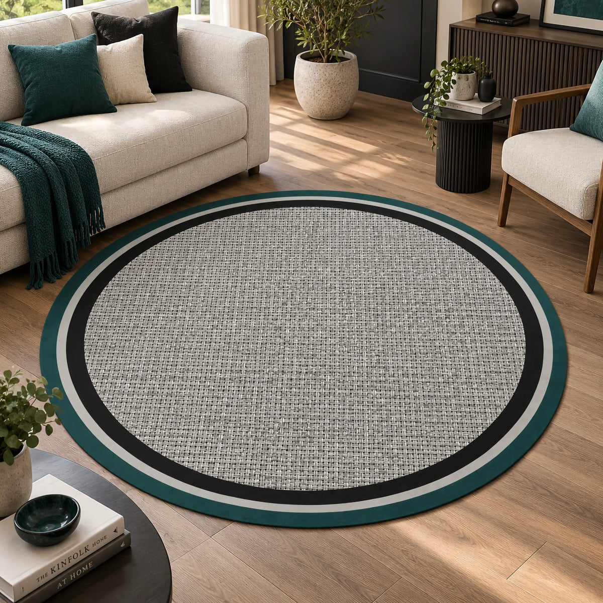 yesil-bordurlu-yuvarlak-hasir-gorunumlu-hali-modern-orgu-desenli-salon
