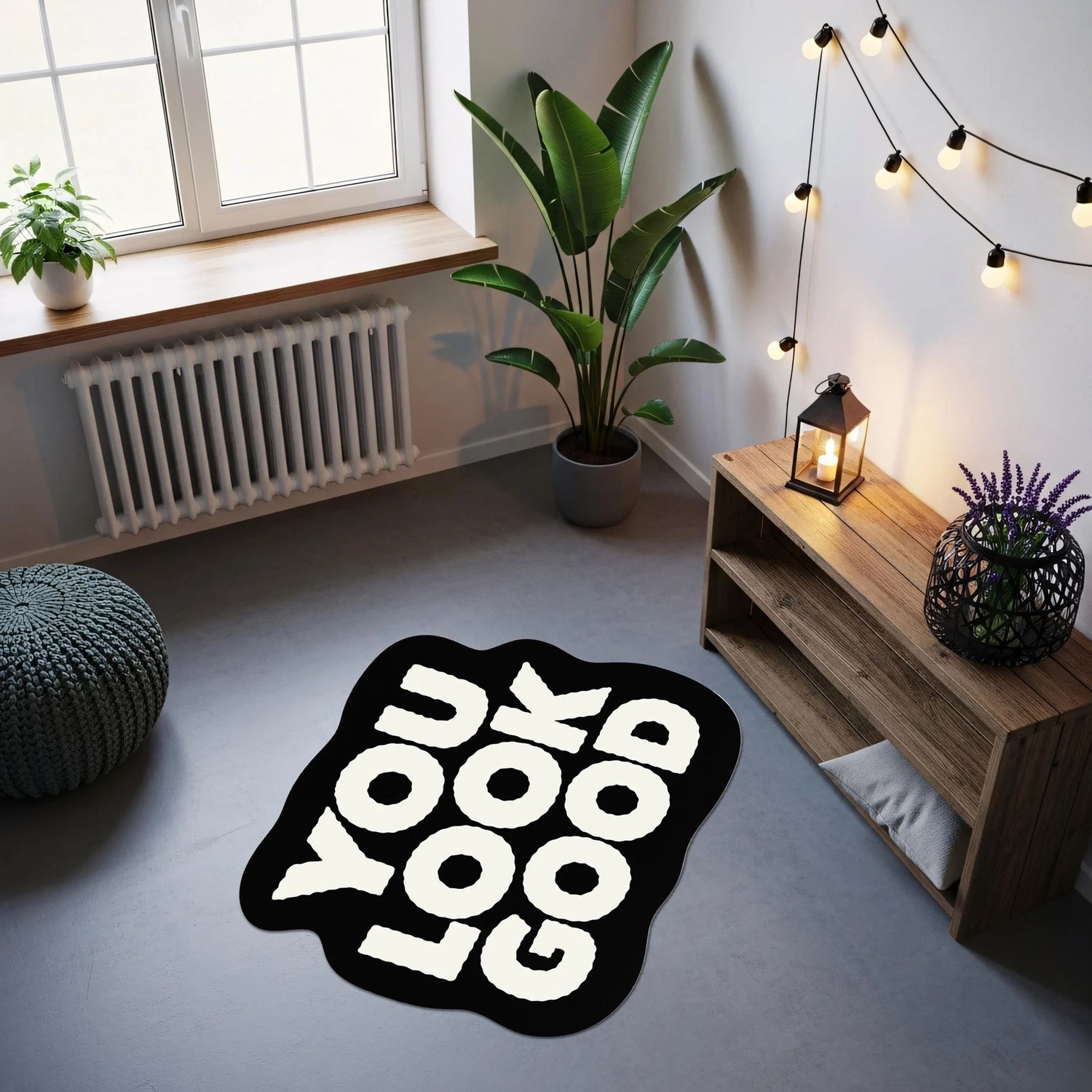 Beyaz büyük punto yazı karakteriyle oluşturulmuş “YOU LOOK GOOD” metnini taşıyan, siyah arka planlı, yumuşak konturlu, kalın dış hatlara sahip, motivasyon temalı, çağdaş tipografik tasarıma sahip özel formlu halı deseni.
