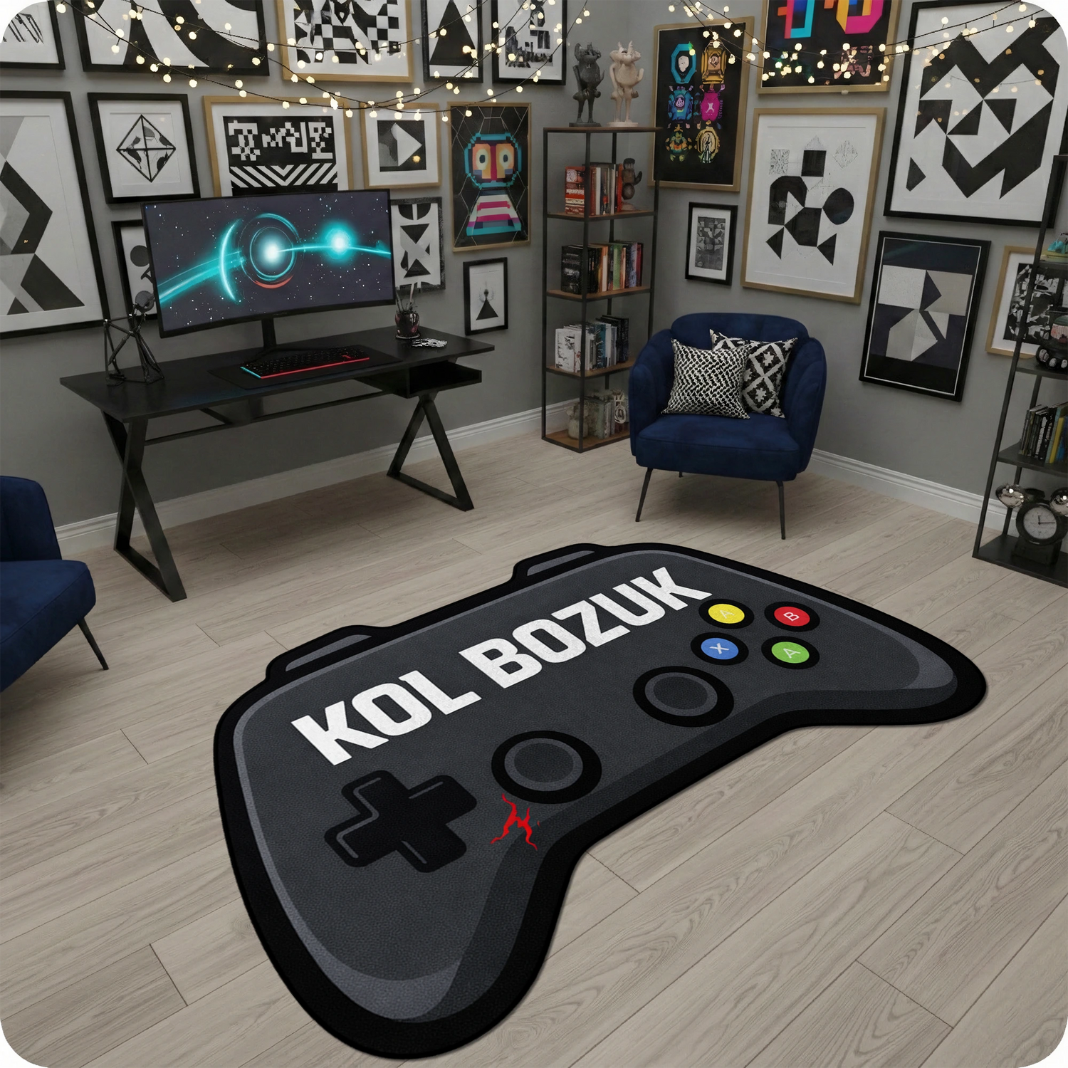 Gamer odası dekorasyonu için "KOL BOZUK" yazılı, siyah-gri gamepad figürlü dekoratif halı. Özel kesim formu, canlı dijital baskısı ve oyun temalı esprili içeriğiyle dikkat çeken, yıkanabilir ve kaymaz tabanlı modern halı.