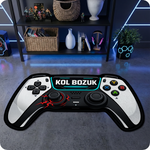 Oyun tutkunlarına özel şekilli kaymaz halı. Arızalı bir gamepad'i temsil eden siyah-beyaz tasarımın üzerinde Türkçe "KOL BOZUK" ibaresi ve analog kısmında kırmızı voltaj çizgileri yer alır. Modern ve mizahi oyuncu odası dekorasyon ürünü.
