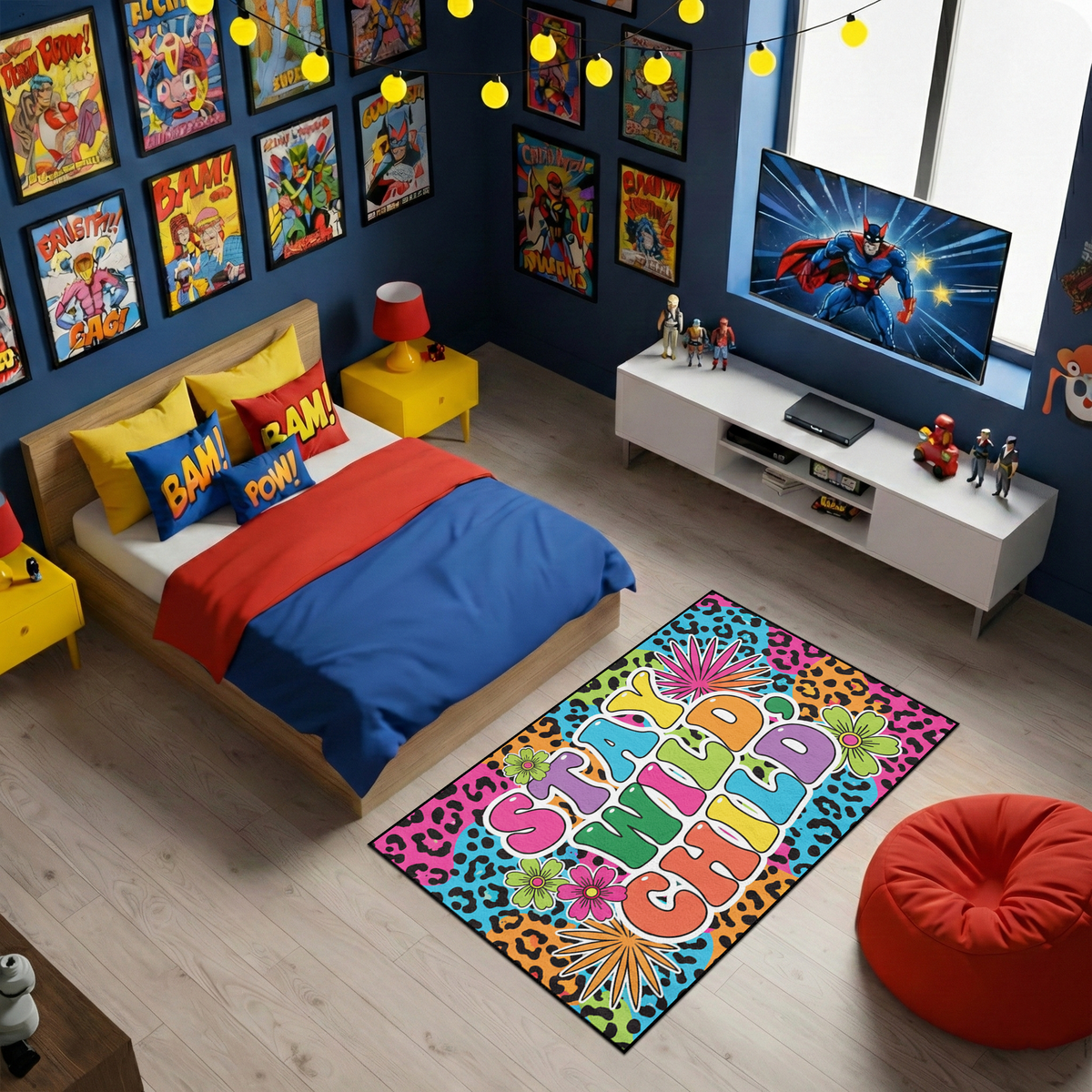 Renkli ve eğlenceli pop art stilinde hazırlanmış dekoratif halı tasarımı, ortada kalın ve yuvarlak hatlı tipografi ile yazılmış “STAY WILD CHILD” ifadesini içerir. Çok renkli harf kompozisyonu arka plandaki leopar desenli grafik yüzey ve çevresindeki çiçek illüstrasyonları ile dinamik bir görsel yapı oluşturur.